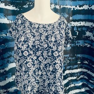 Brilliant White And Blur Floral Cap Sleeve Blouse. Size Large